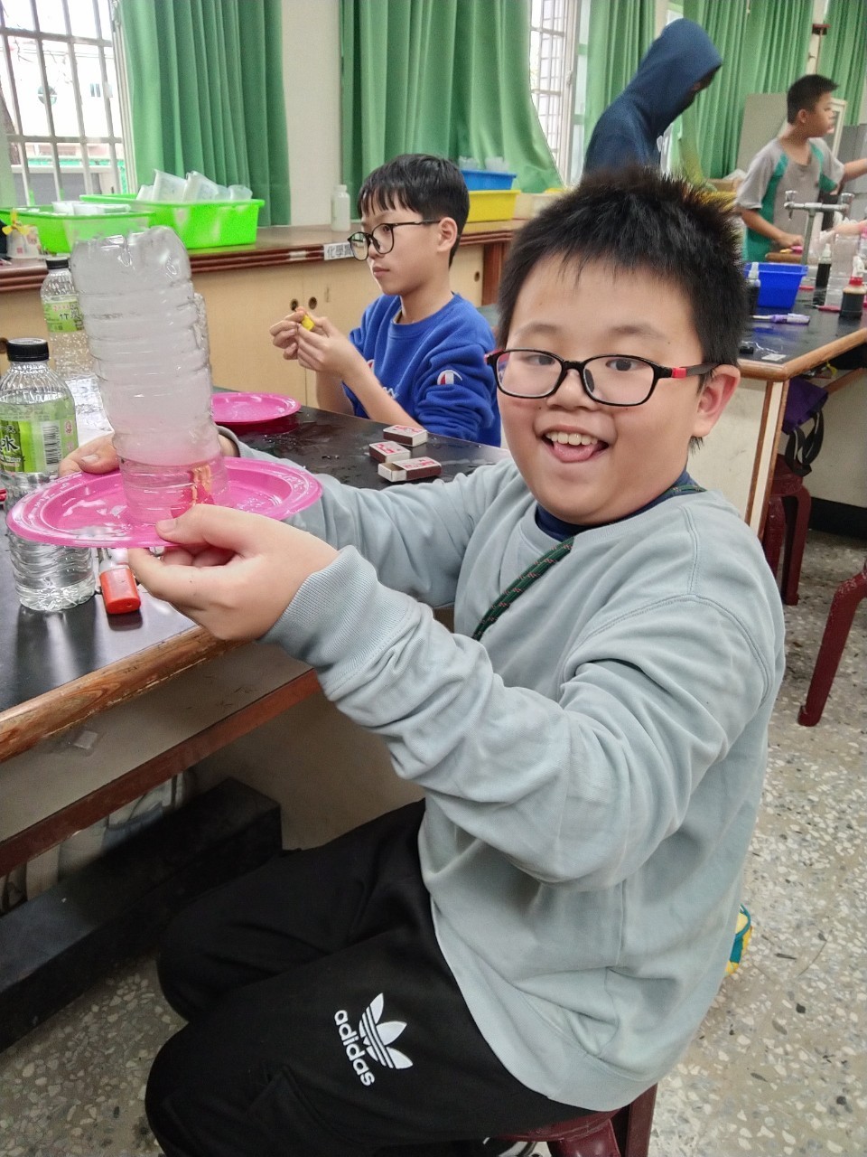 LINE_ALBUM_20250122科學營 （糖類實驗、電學實驗）_250124_36.jpg